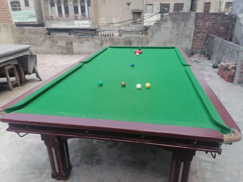 snooker table 5/10 11