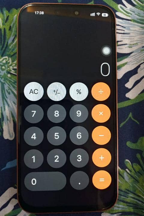 Apple iPhone 17 Pro Max 10