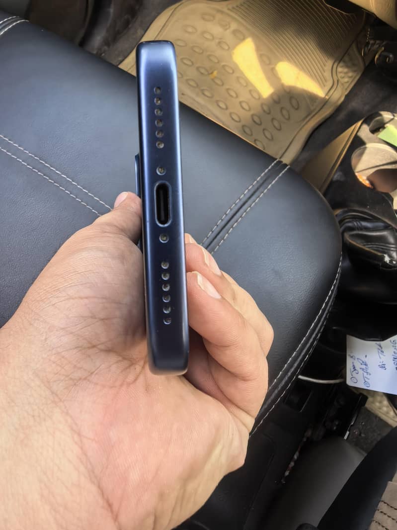 Apple iPhone 17 Pro Max 4