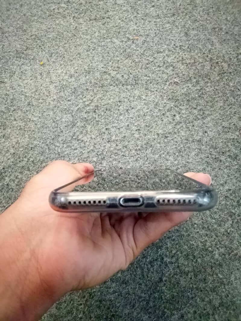 Apple iPhone 7 Plus 2