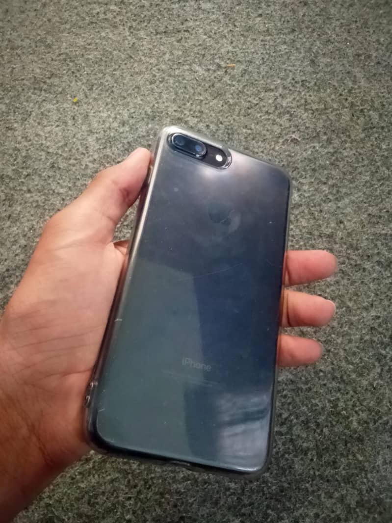 Apple iPhone 7 Plus 3