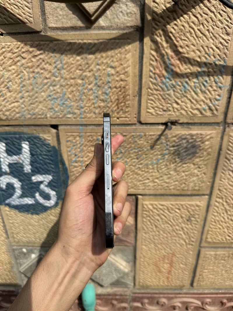 Apple iPhone 13 Pro 0