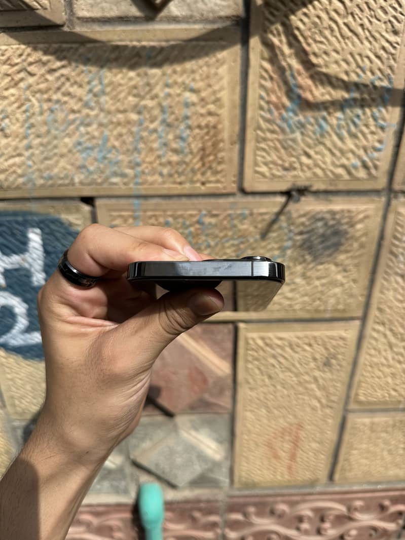 Apple iPhone 13 Pro 2