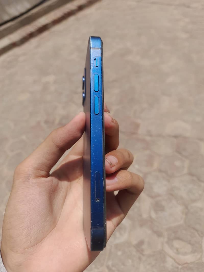 Apple iPhone 12 mini 1