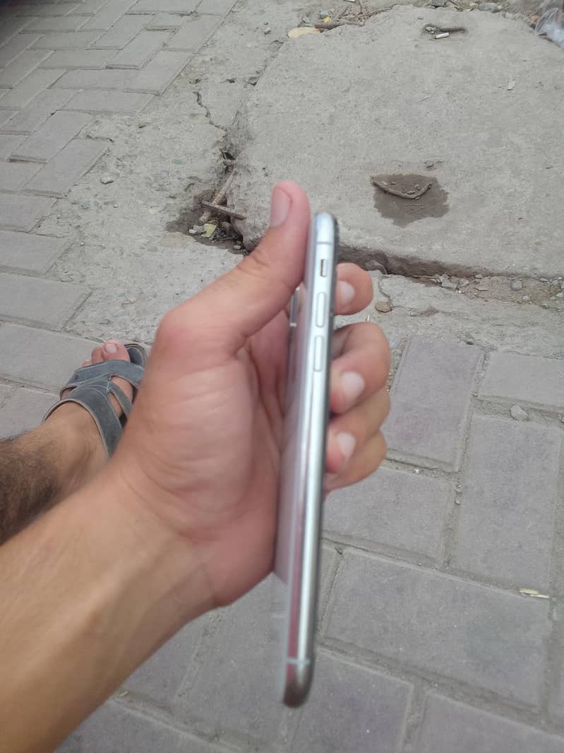 Apple iPhone X 5