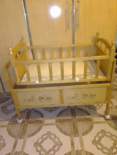 Baby cot with good condition