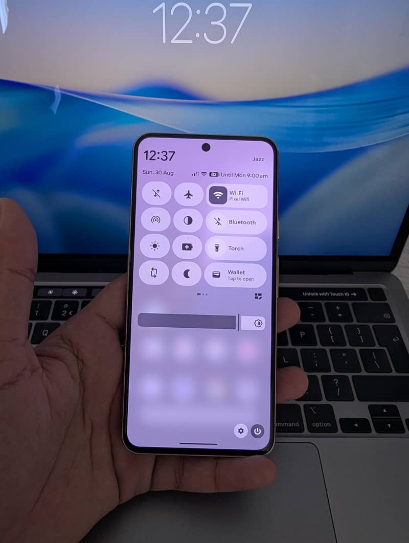 Google Pixel 8 5
