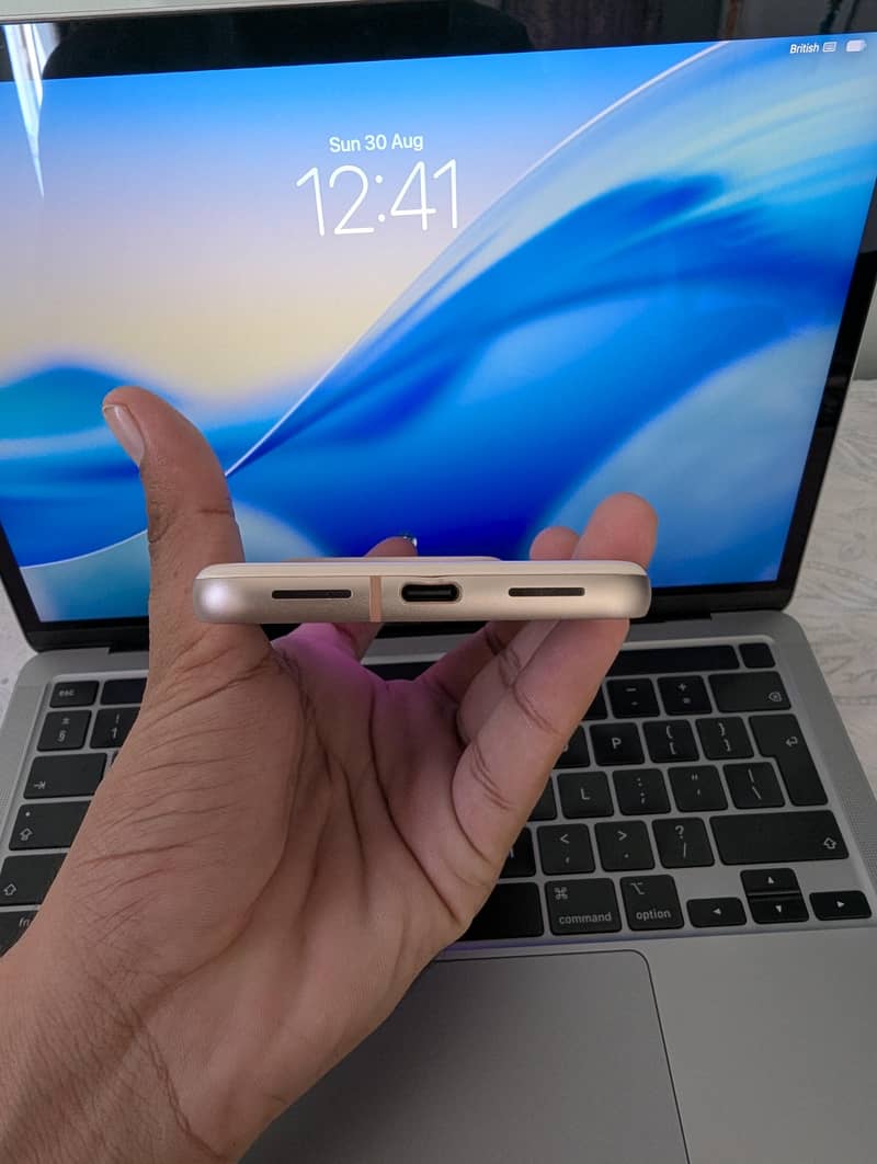 Google Pixel 8 11