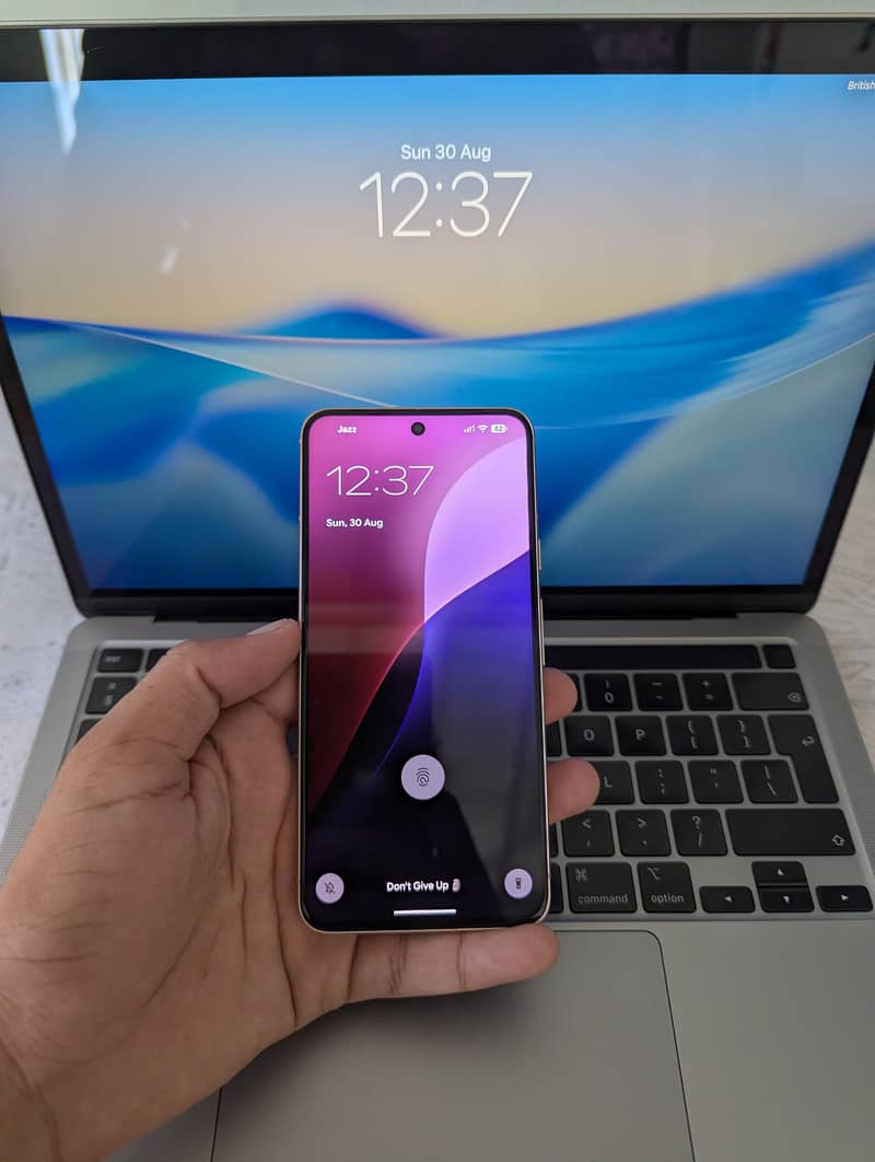 Google Pixel 8 12