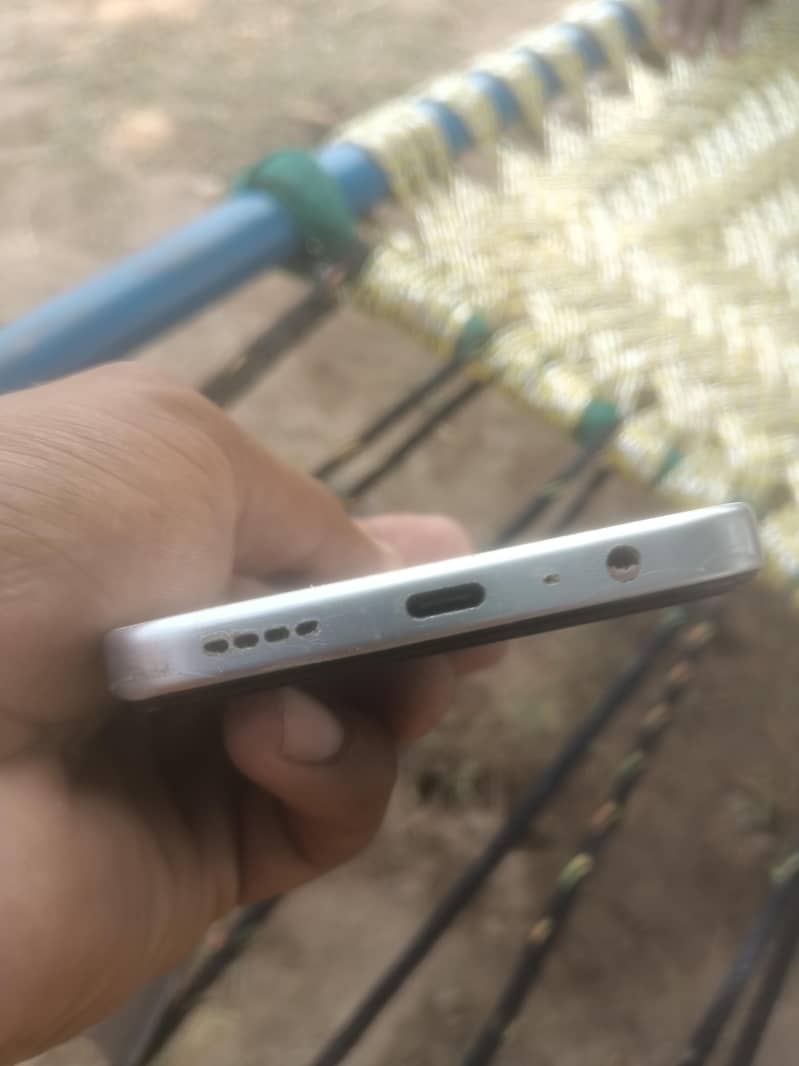 OPPO A6c 4
