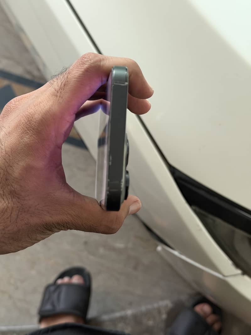 Apple iPhone 14 Pro Max 2