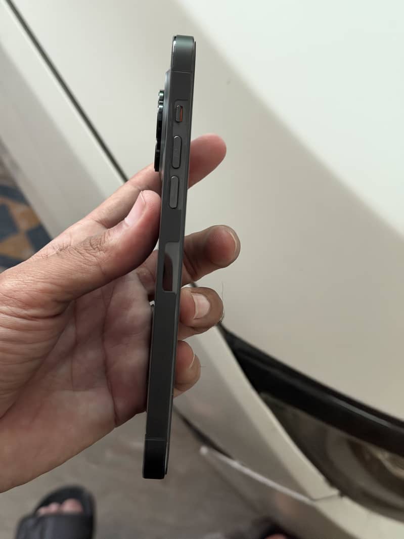 Apple iPhone 14 Pro Max 3