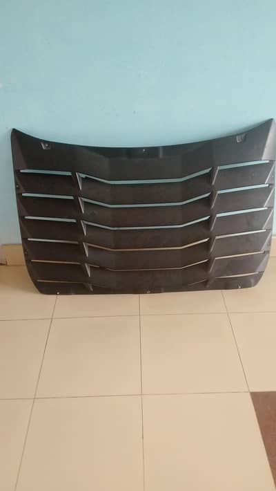 Window louver condition very good looking like new