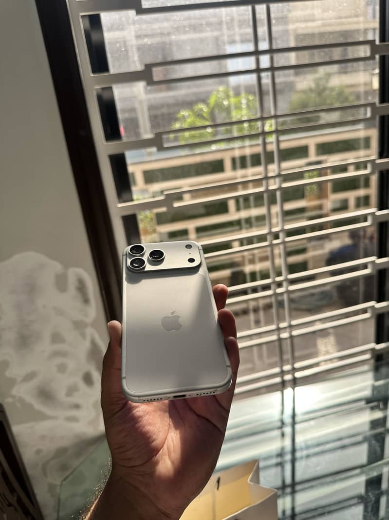 Iphone 17 pro max 5