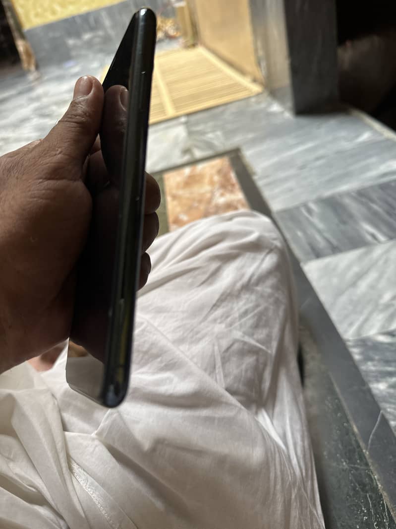 Apple iPhone 11 Pro Max 1