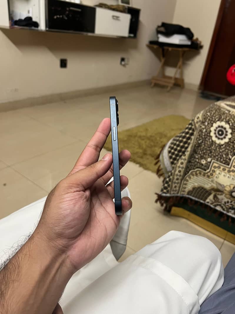 Apple iPhone 13 4