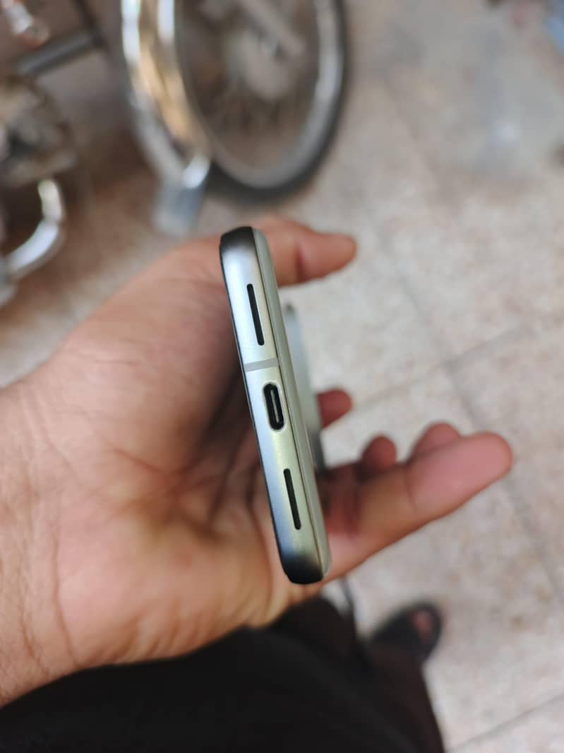 Google Pixel 8 3