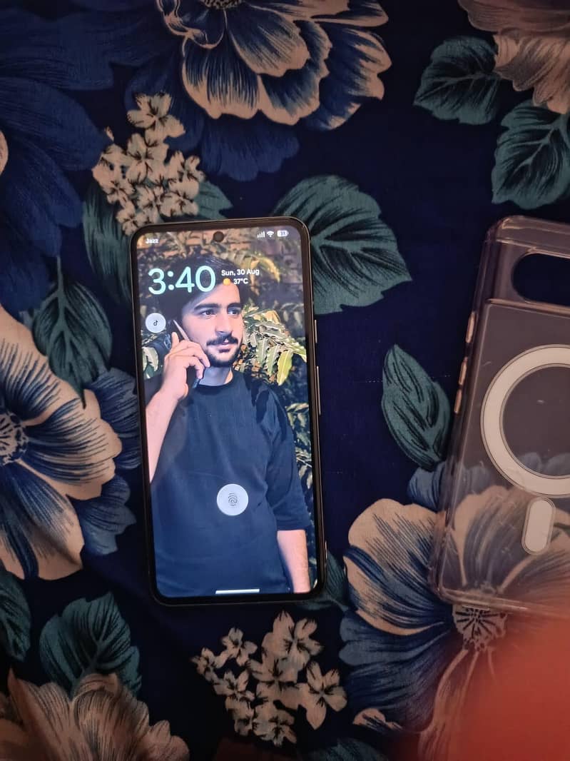 Google Pixel 8 6