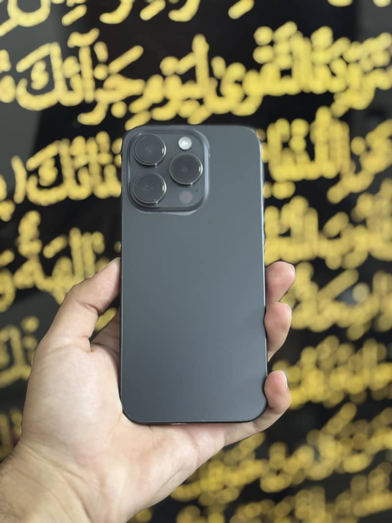 Apple iPhone 15 Pro 0