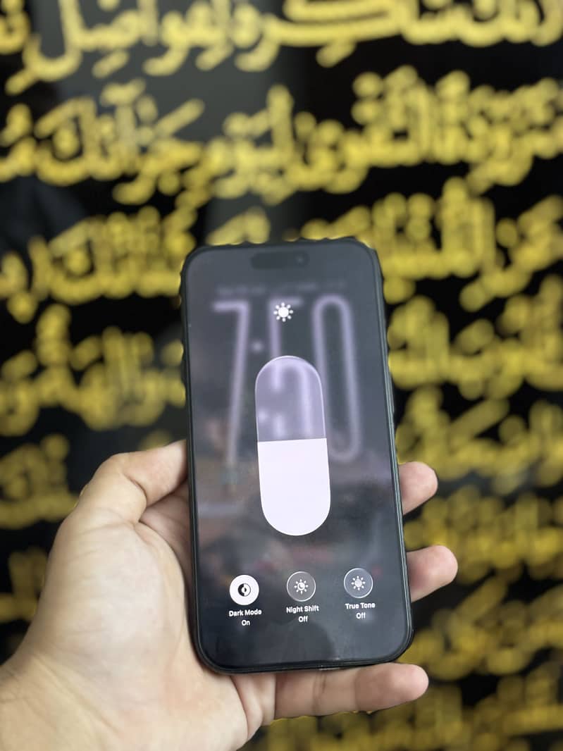 Apple iPhone 15 Pro 4