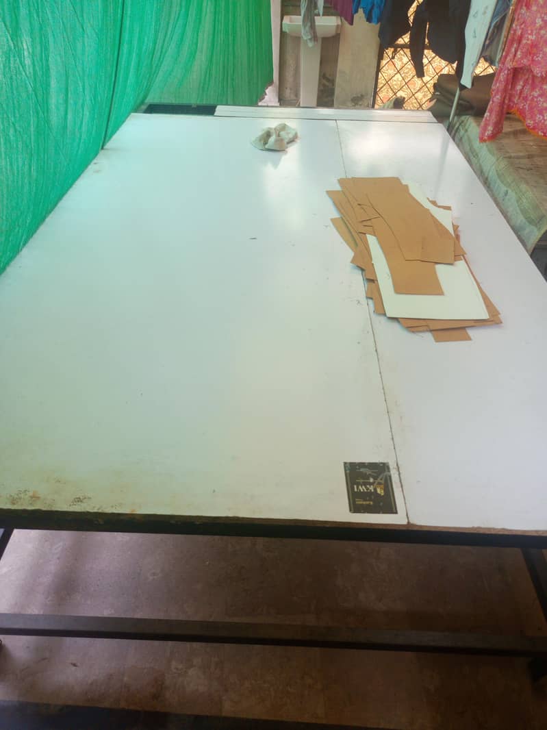 cutting table 3