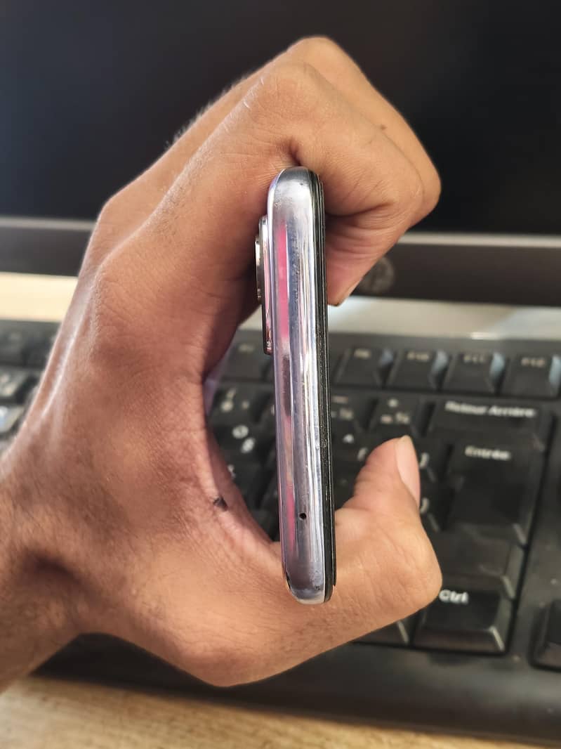 One Plus 9 (5G) 3