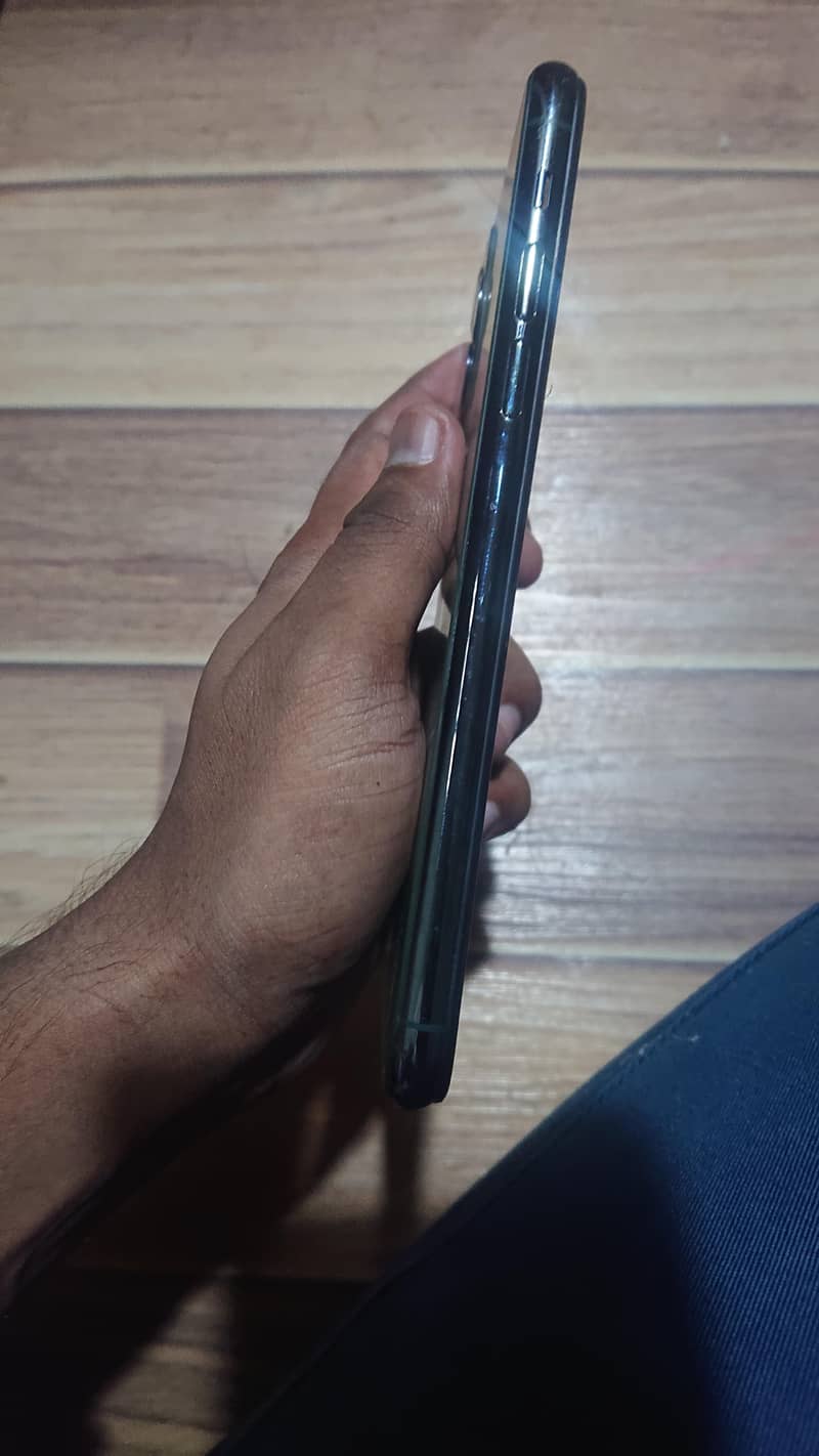 Apple iPhone 11 Pro Max 8