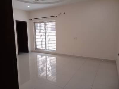 10 marla Upper portion available for rent wapda Town ph1 block E2