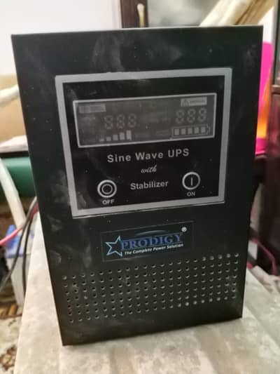 Selling used Prodigy Sine Wave UPS with Osaka battery