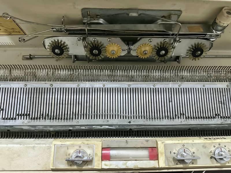 Automatic Knitting Machine 3