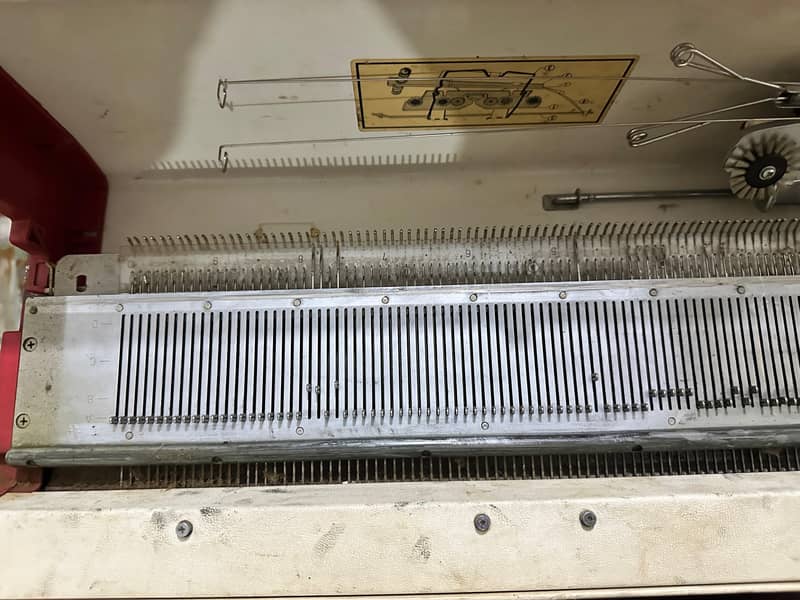 Automatic Knitting Machine 4