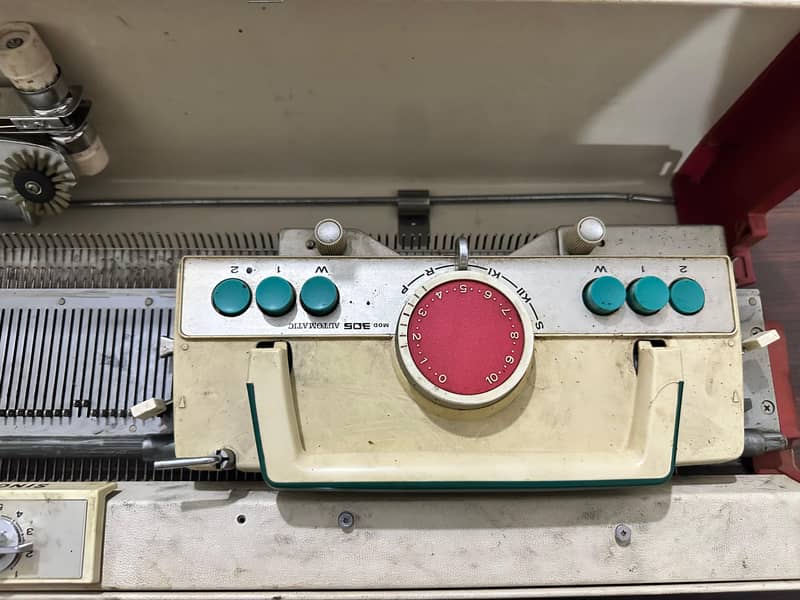 Automatic Knitting Machine 5