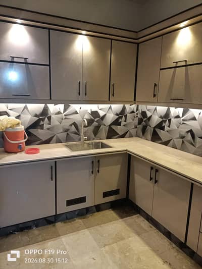 2 bed lunch 1st floor flat available for sell