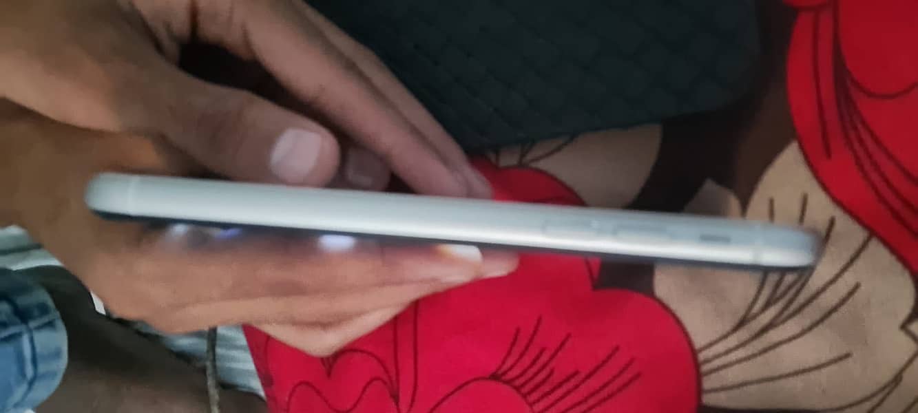 Apple iPhone 11 0