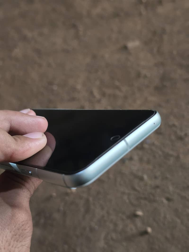 Google Pixel 8 2