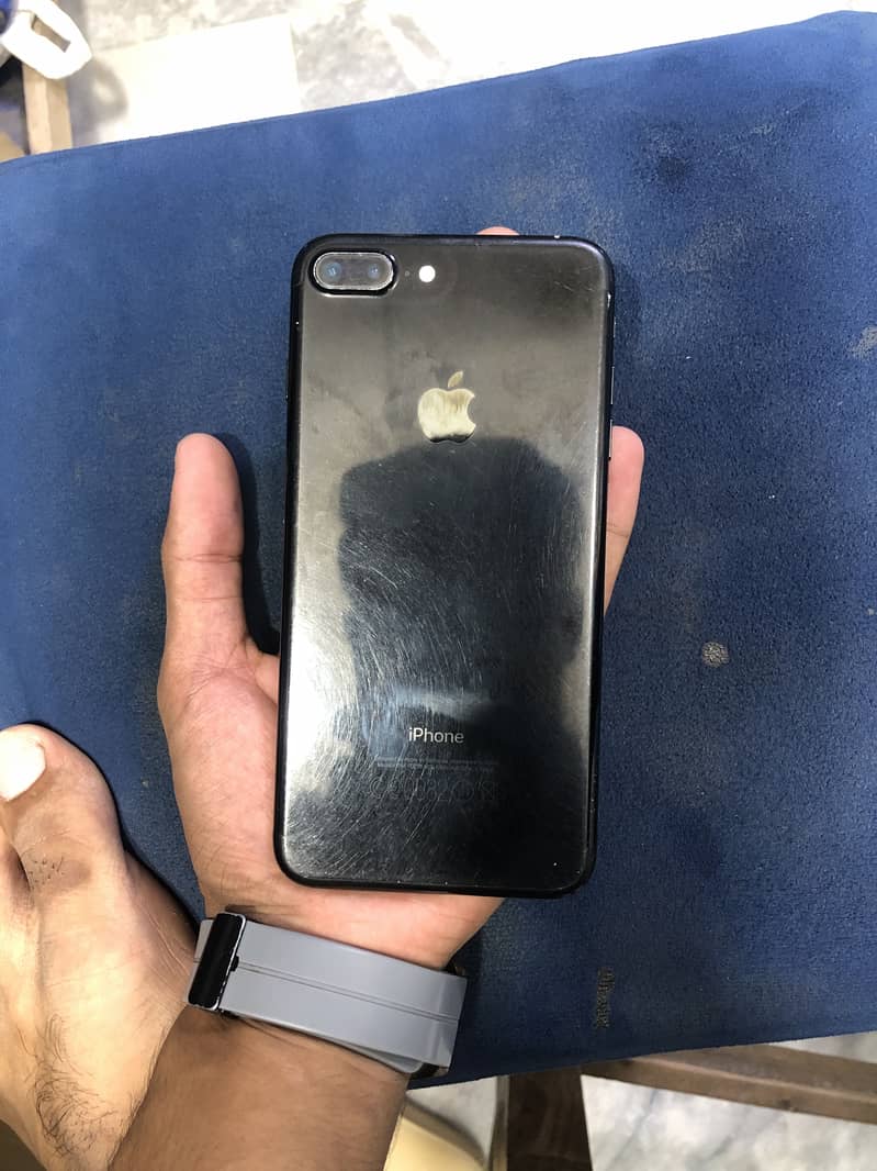 Apple iPhone 7 Plus 1