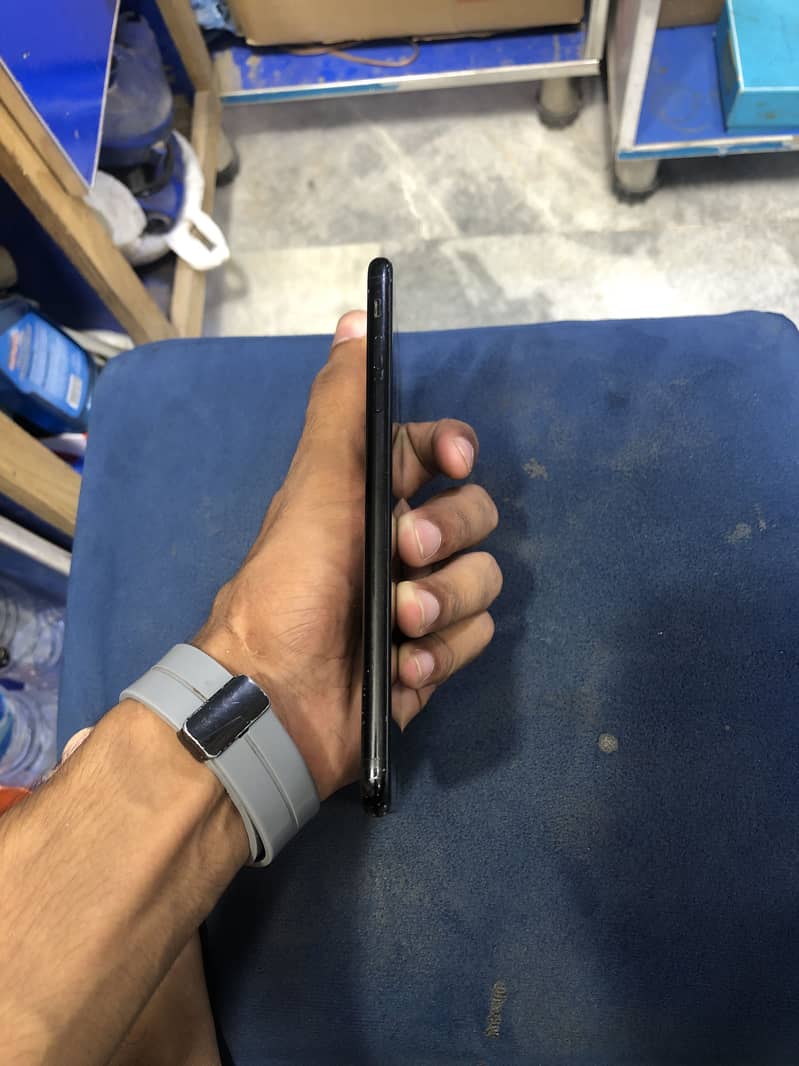 Apple iPhone 7 Plus 2