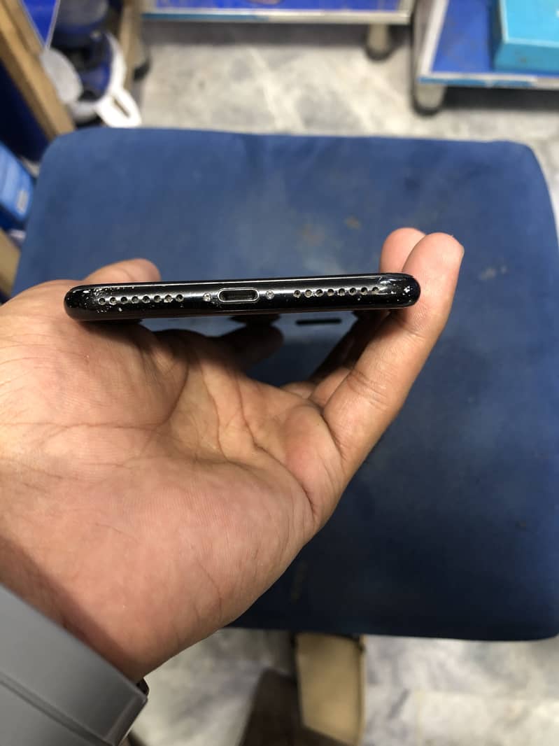Apple iPhone 7 Plus 3