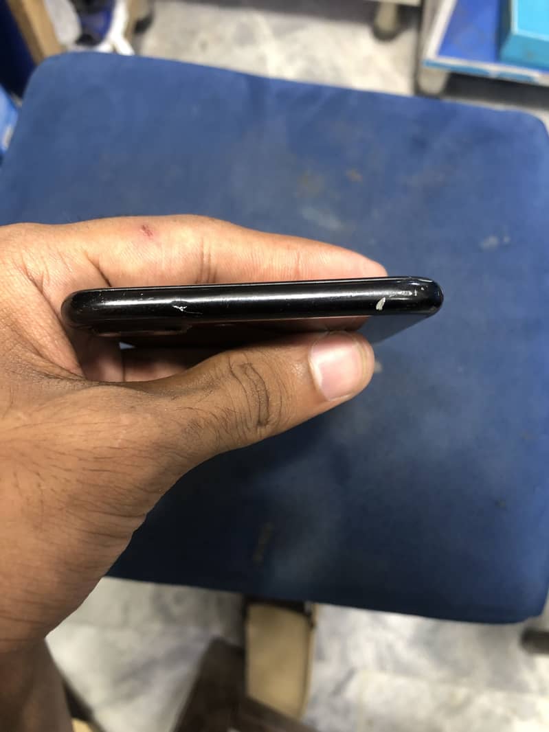 Apple iPhone 7 Plus 4