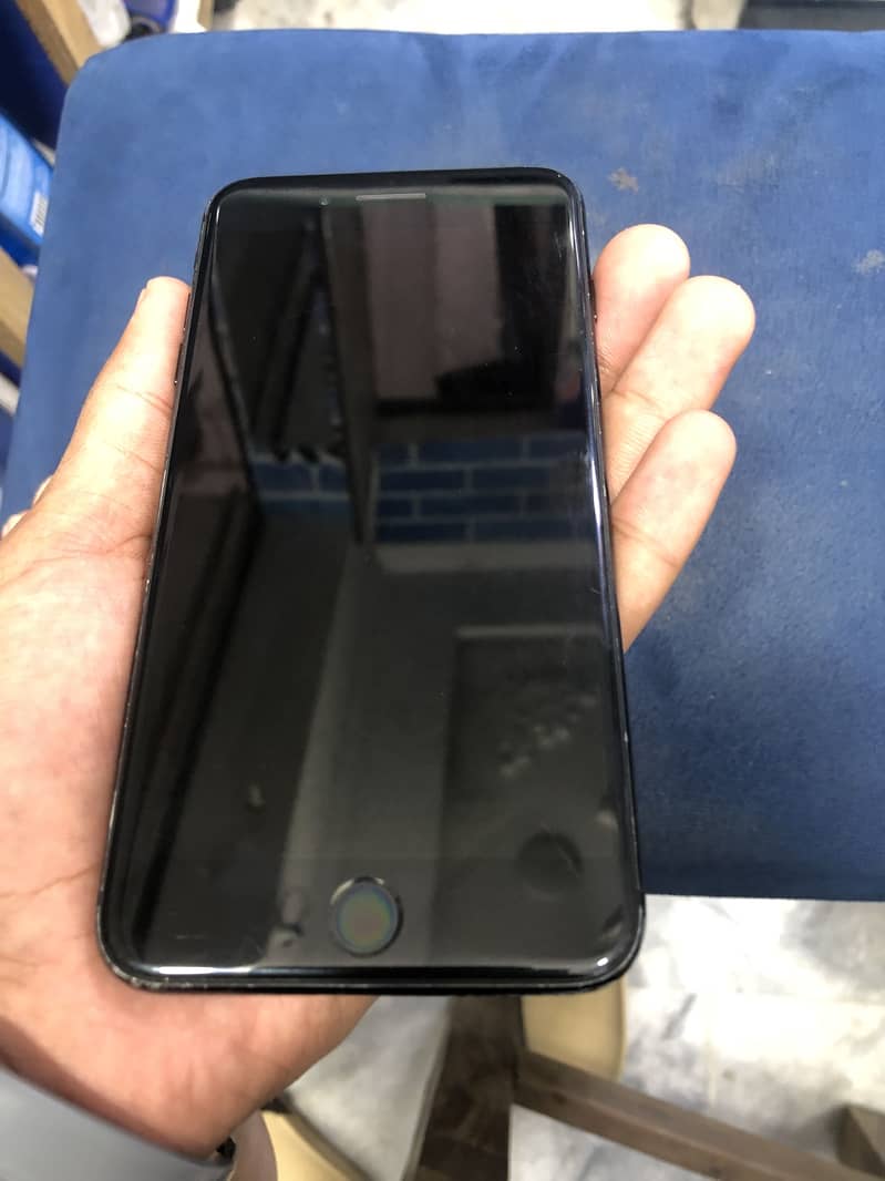 Apple iPhone 7 Plus 5