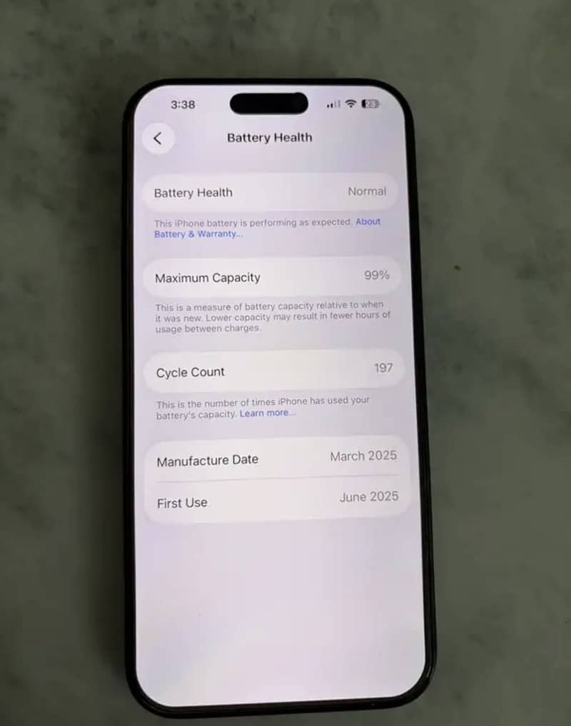 Apple iPhone 16 Pro Max 4