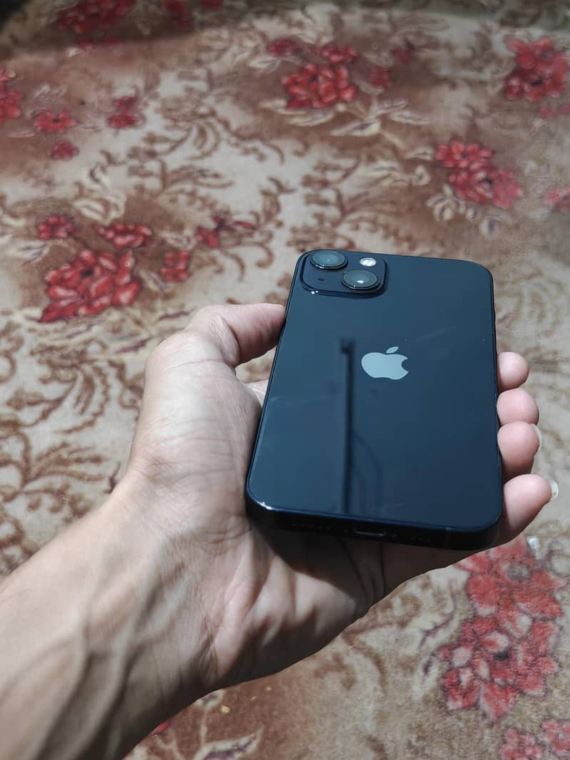 Apple iPhone 13 2