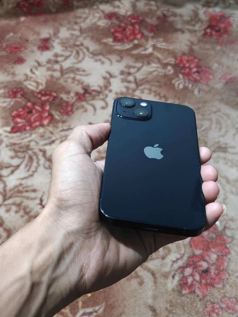 Apple iPhone 13 4