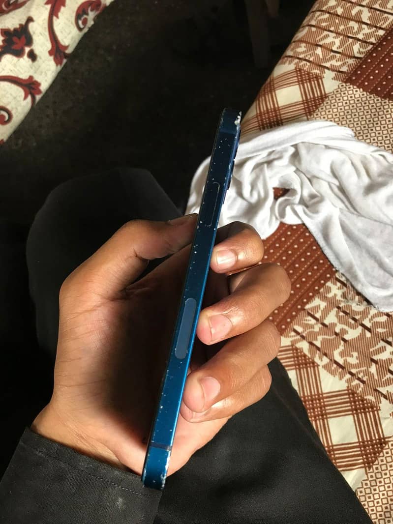 Apple iPhone 12 2