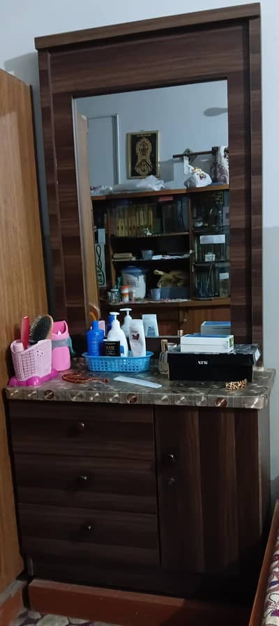 Dressing table