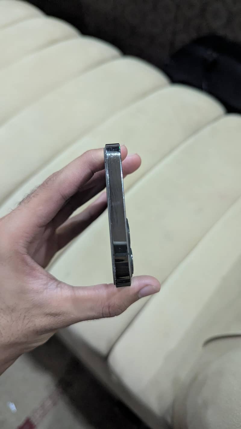 Apple iPhone 12 Pro 2