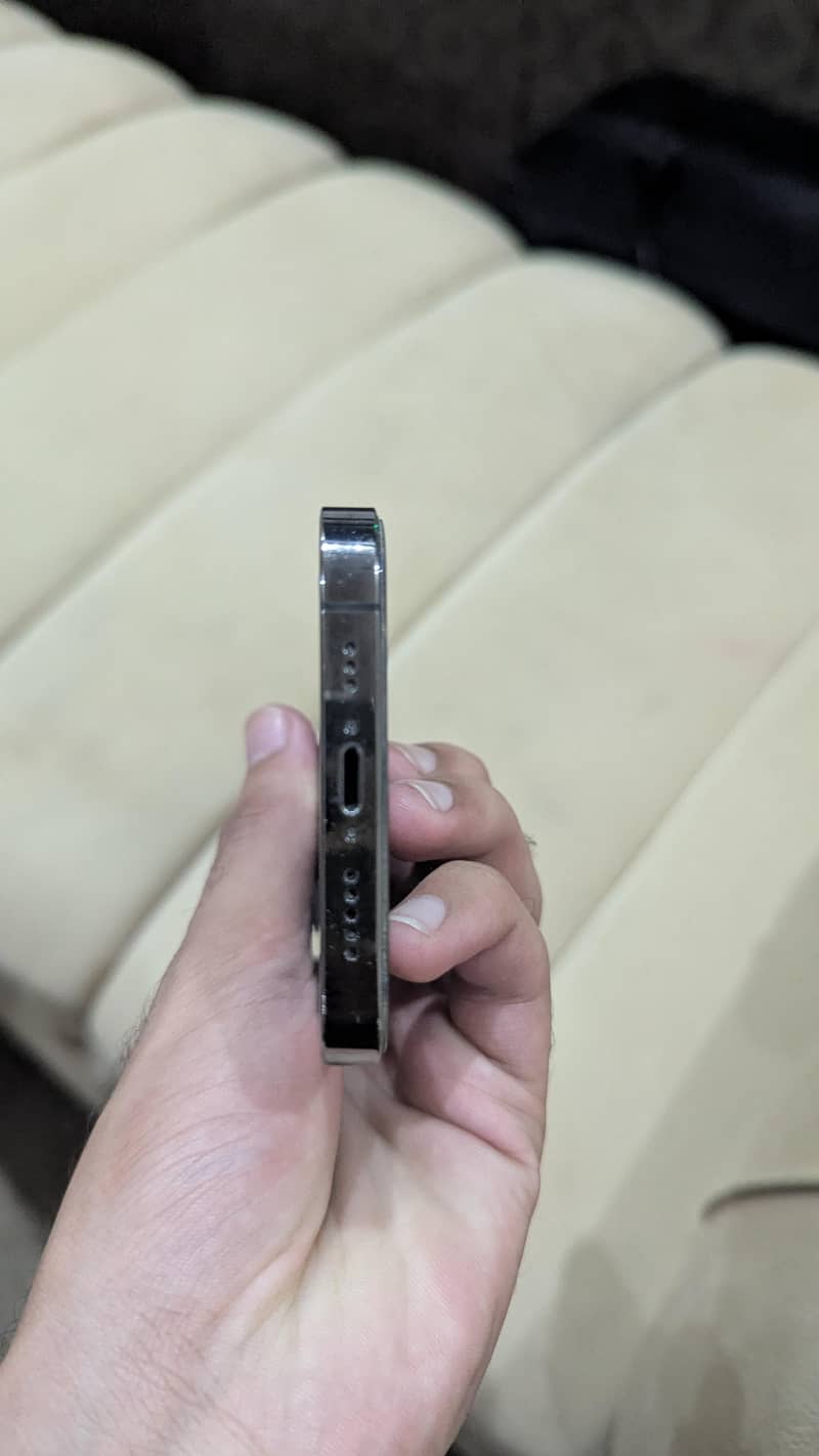 Apple iPhone 12 Pro 4