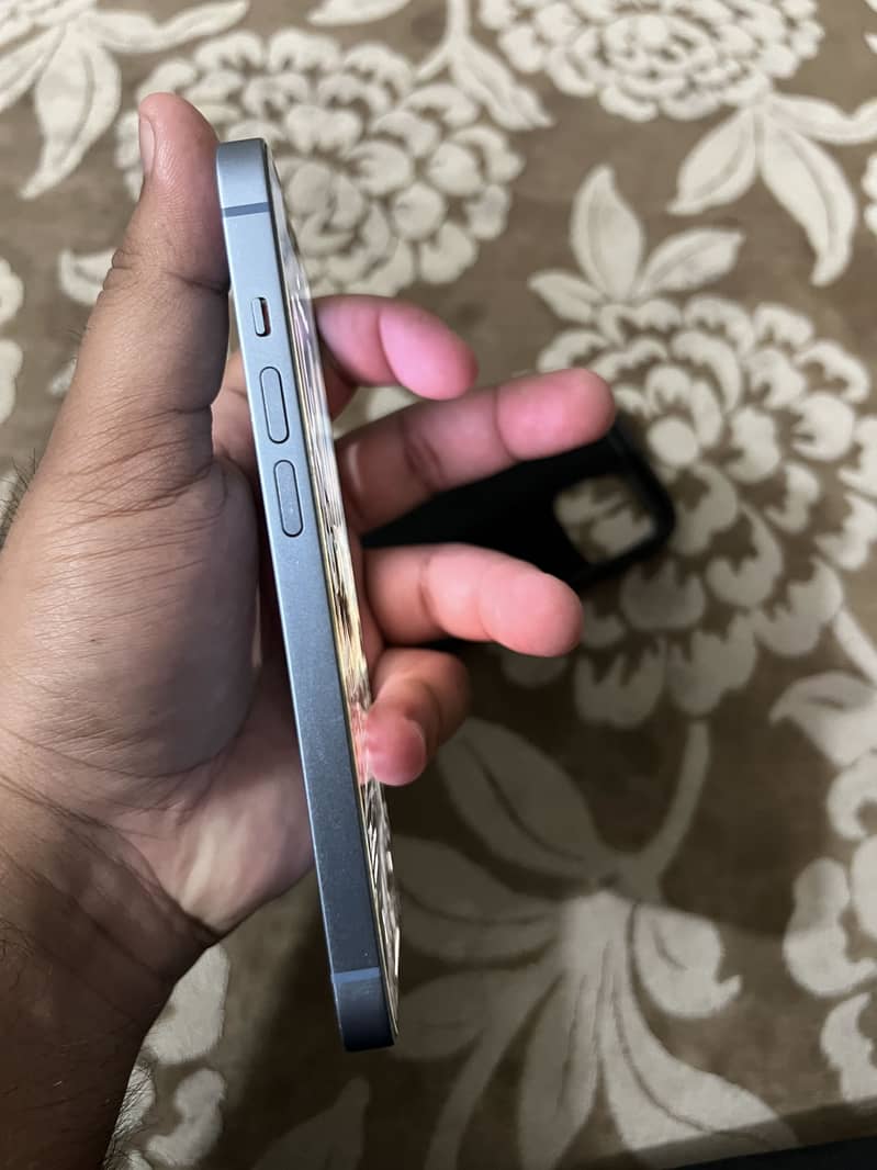 Apple iPhone 14 2