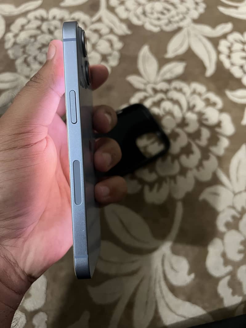 Apple iPhone 14 3