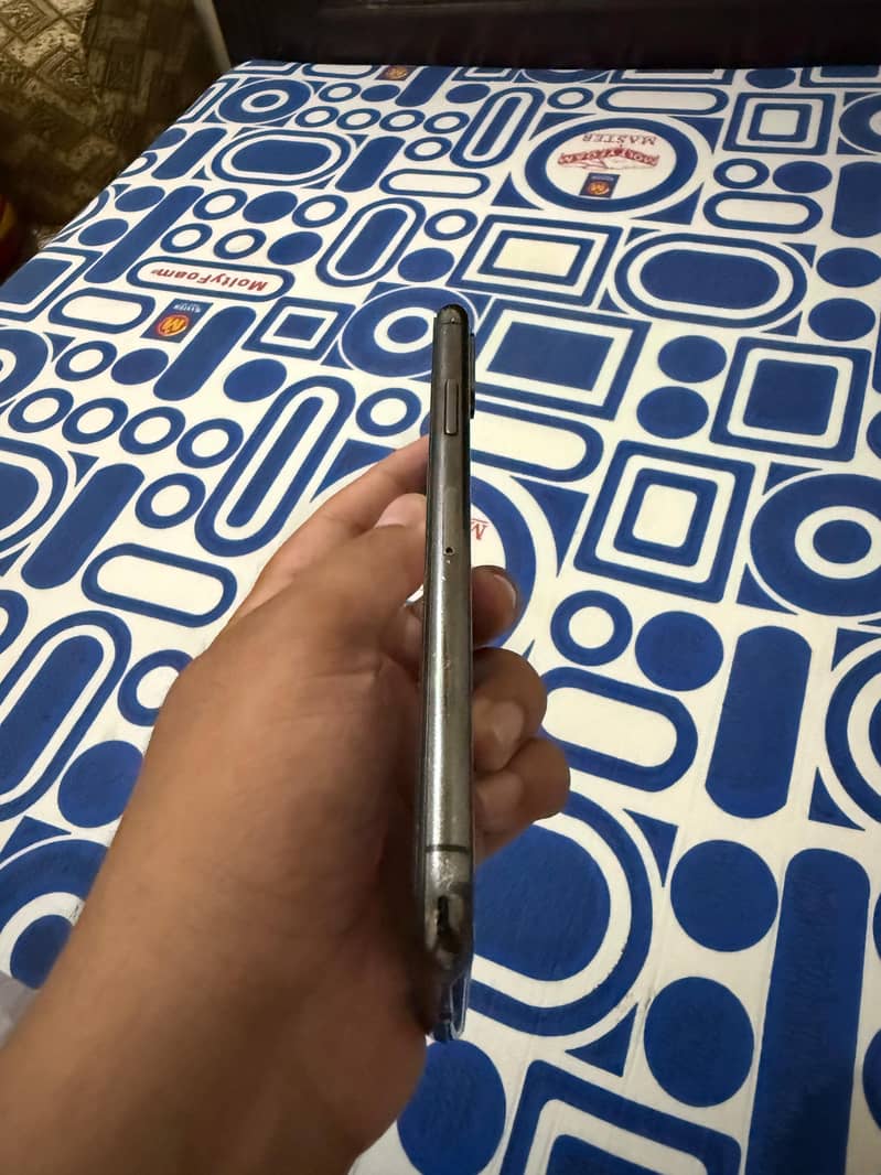 Apple iPhone X 2